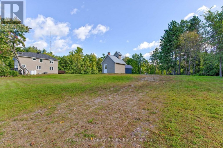 387 SELL ROAD, North Algona Wilberforce, Ontario, K8A6W4