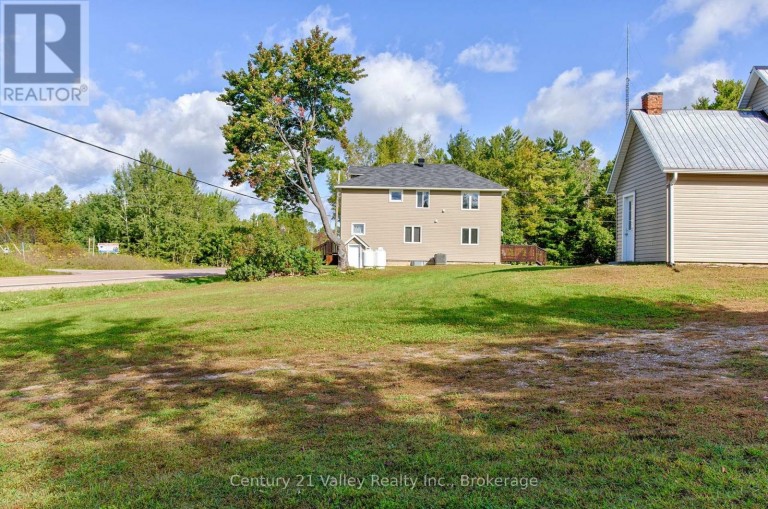 387 SELL ROAD, North Algona Wilberforce, Ontario, K8A6W4