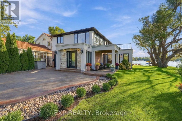 3 WILLOWBANK AVENUE, Richmond Hill (Oak Ridges Lake Wilcox), Ontario, L4E3B4