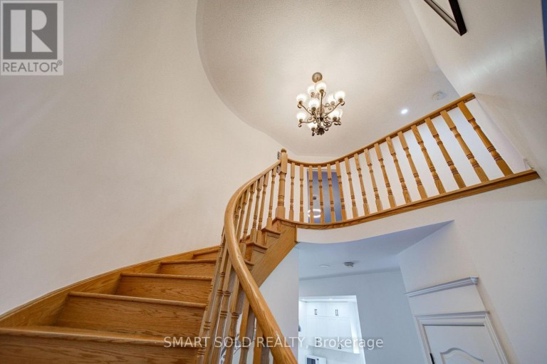 157 WALLER STREET, Whitby (Rolling Acres), Ontario, L1R2P7