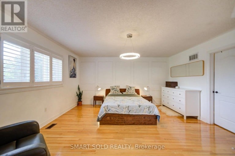 157 WALLER STREET, Whitby (Rolling Acres), Ontario, L1R2P7