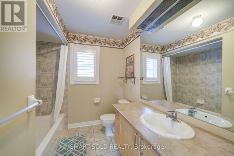 157 WALLER STREET, Whitby (Rolling Acres), Ontario, L1R2P7