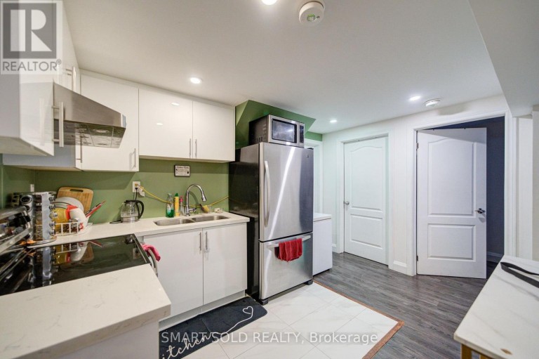 157 WALLER STREET, Whitby (Rolling Acres), Ontario, L1R2P7