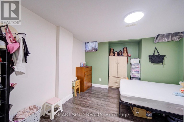 157 WALLER STREET, Whitby (Rolling Acres), Ontario, L1R2P7