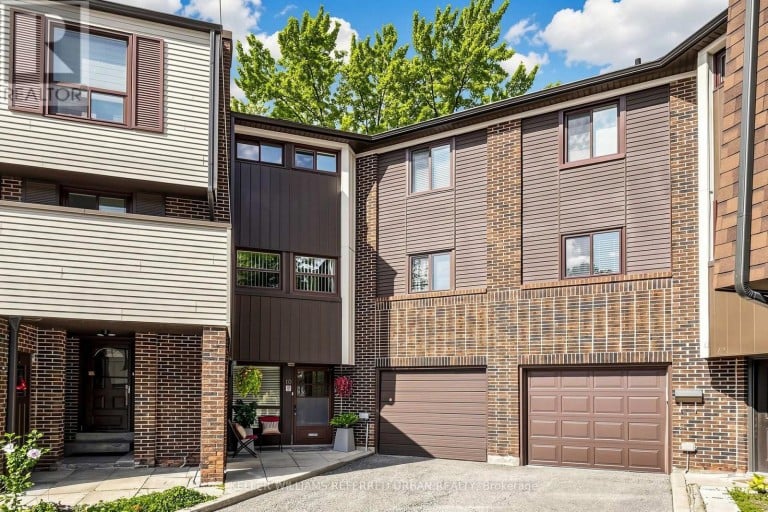 10 TURRET HILLWAY WAY, Toronto (Hillcrest Village), Ontario, M2H3A8