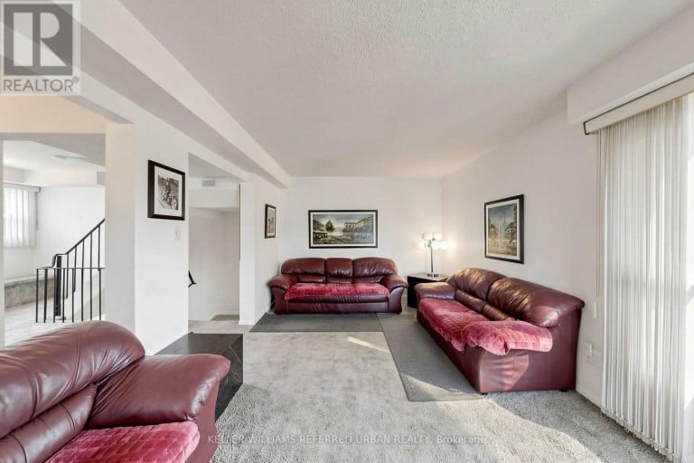 10 TURRET HILLWAY WAY, Toronto (Hillcrest Village), Ontario, M2H3A8
