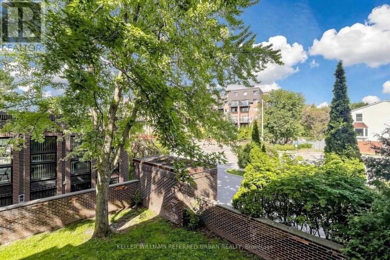 10 TURRET HILLWAY WAY, Toronto (Hillcrest Village), Ontario, M2H3A8