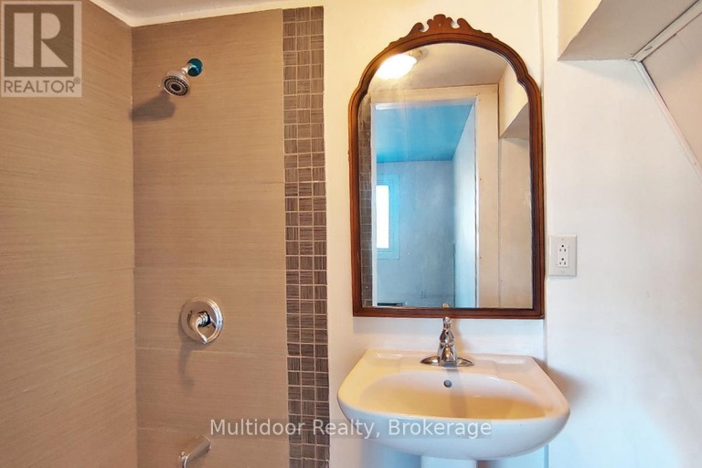 1058 ISABELLA STREET, Innisfil, Ontario, L0L1C0