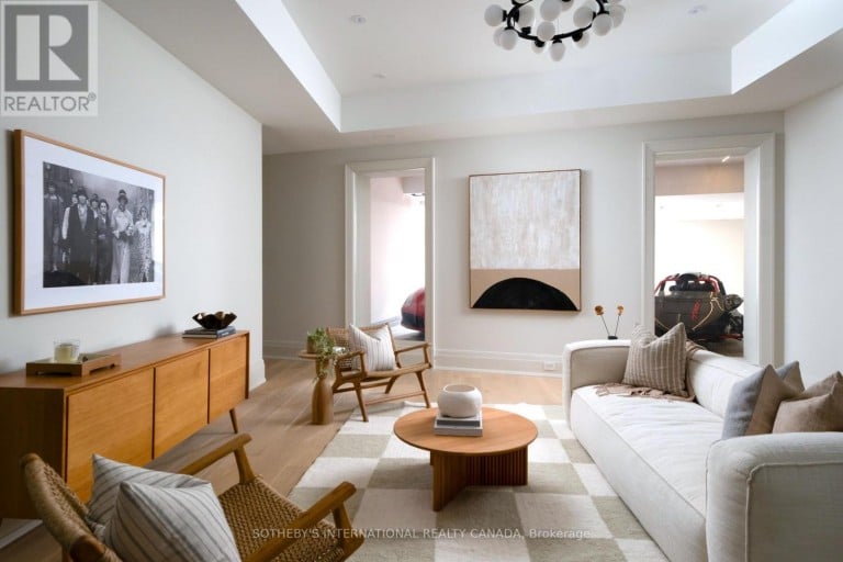 92 ARJAY CRESCENT, Toronto (Bridle Path-Sunnybrook-York Mills), Ontario, M2L1C7