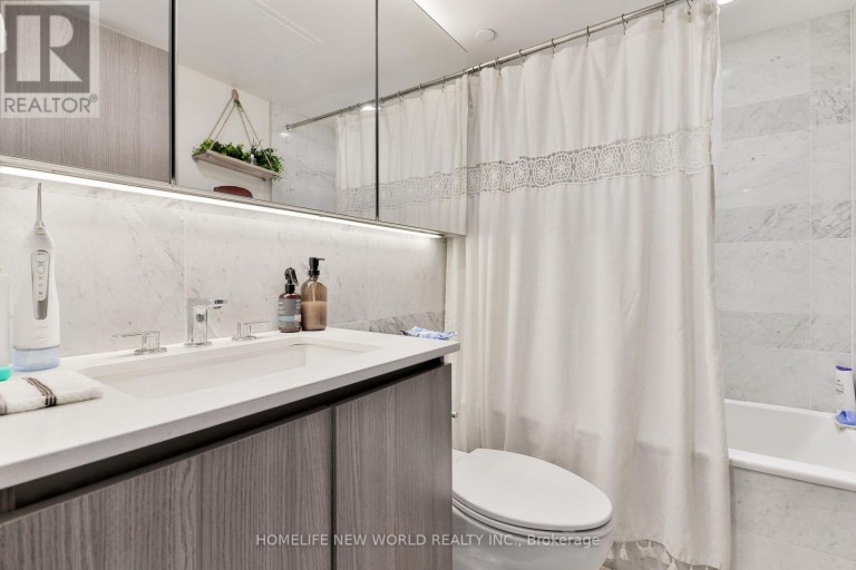 812 - 17 BATHURST STREET, Toronto (Waterfront Communities), Ontario, M5V0N1