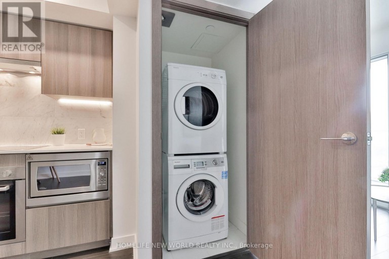 812 - 17 BATHURST STREET, Toronto (Waterfront Communities), Ontario, M5V0N1