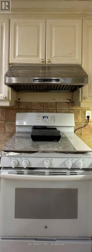 ONE BEDROOM 2ND FLOOR - 3 BUTTERFIELD DR DRIVE, Toronto (Parkwoods-Donalda), Ontario, M3A2L9