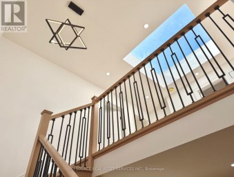 21 VANBRUGH AVENUE Toronto (Birchcliffe-Cliffside) Ontario photo 13