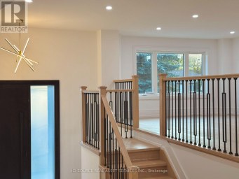 21 VANBRUGH AVENUE Toronto (Birchcliffe-Cliffside) Ontario photo 2