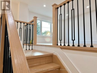 21 VANBRUGH AVENUE Toronto (Birchcliffe-Cliffside) Ontario photo 3