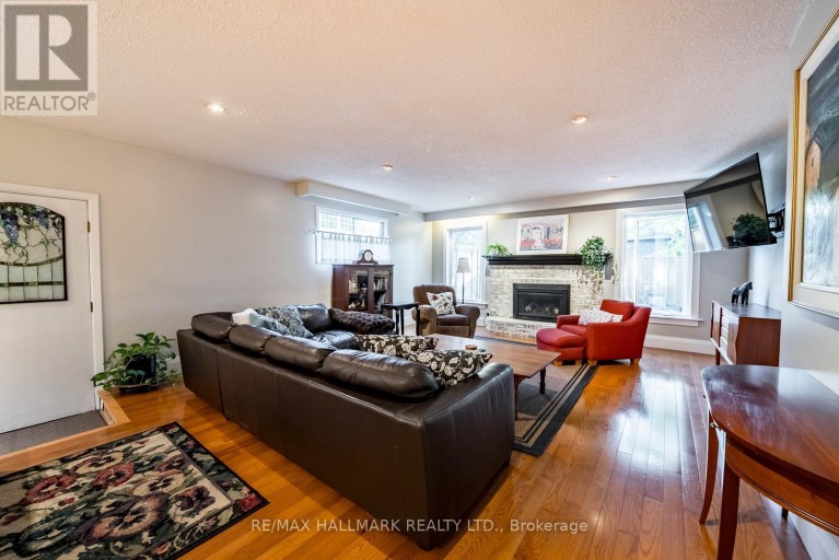 55 LARWOOD BOULEVARD, Toronto (Cliffcrest), Ontario, M1M2M6