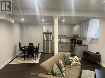 121 APPLEYARD AVENUE Vaughan (Kleinburg) Ontario photo 3