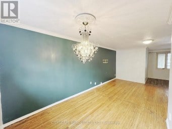 61 BLOOMINGTON CRESCENT Toronto (Black Creek) Ontario photo 11