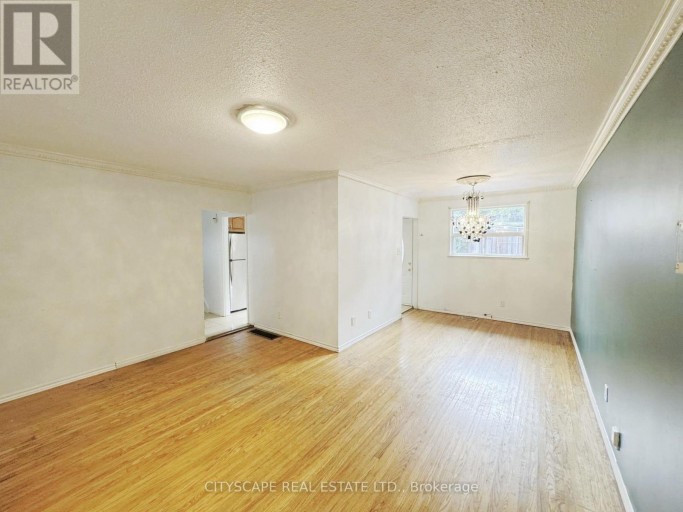 61 BLOOMINGTON CRESCENT, Toronto (Black Creek), Ontario, M3N1R2