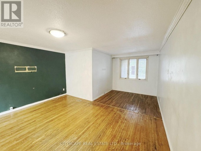 61 BLOOMINGTON CRESCENT, Toronto (Black Creek), Ontario, M3N1R2