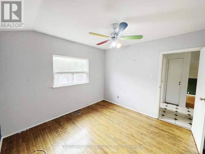 61 BLOOMINGTON CRESCENT, Toronto (Black Creek), Ontario, M3N1R2