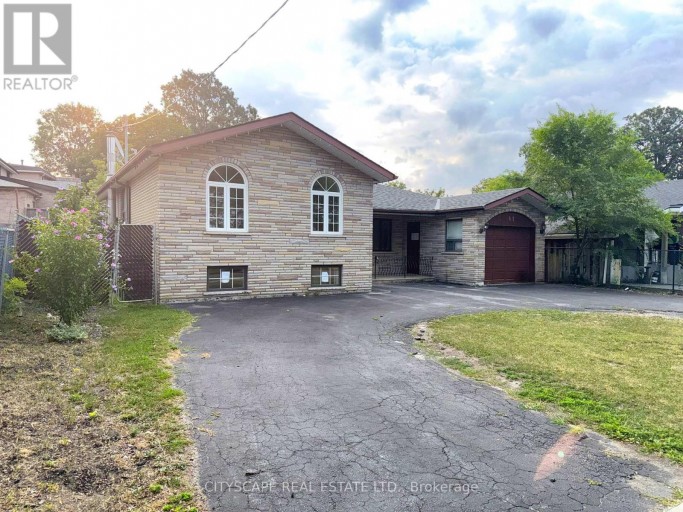 61 BLOOMINGTON CRESCENT, Toronto (Black Creek), Ontario, M3N1R2