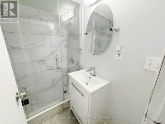 61 BLOOMINGTON CRESCENT Toronto (Black Creek) Ontario photo 33