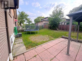 61 BLOOMINGTON CRESCENT Toronto (Black Creek) Ontario photo 39