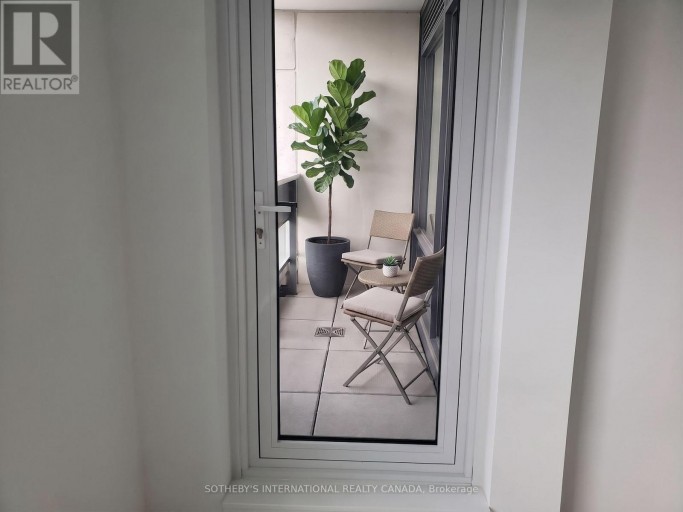 201 - 4010 EGLINTON AVENUE W, Toronto (Humber Heights), Ontario, M9A0G5