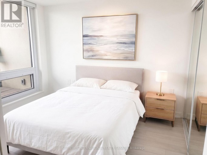 201 - 4010 EGLINTON AVENUE W, Toronto (Humber Heights), Ontario, M9A0G5