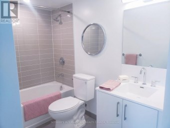 201 - 4010 EGLINTON AVENUE W Toronto (Humber Heights) Ontario photo 5