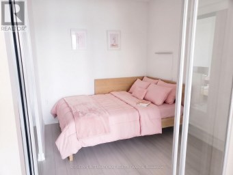 201 - 4010 EGLINTON AVENUE W Toronto (Humber Heights) Ontario photo 6