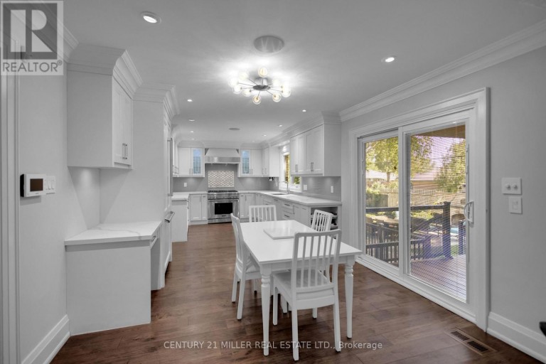 21 NEILTREE COURT, Toronto (Markland Wood), Ontario, M9C5C3