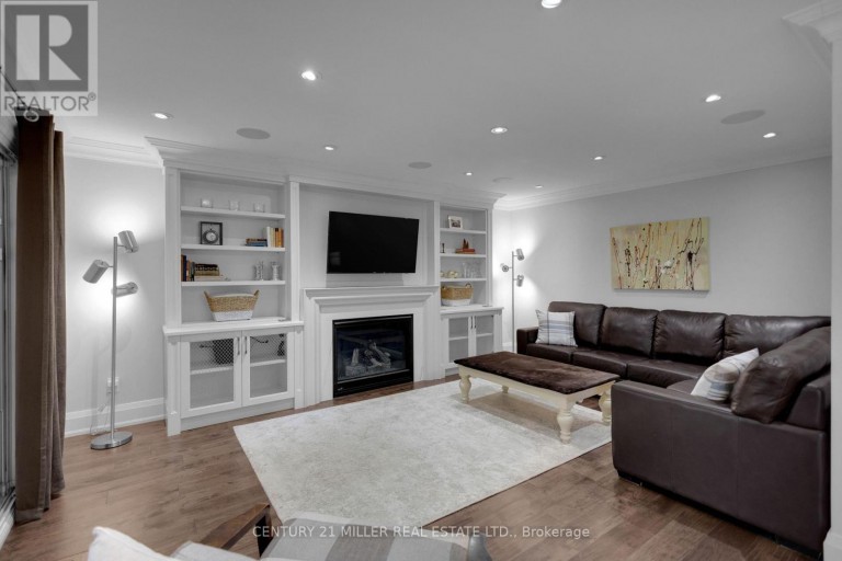 21 NEILTREE COURT, Toronto (Markland Wood), Ontario, M9C5C3