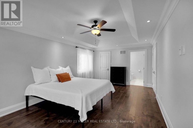 21 NEILTREE COURT, Toronto (Markland Wood), Ontario, M9C5C3