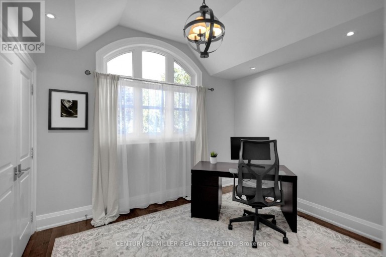 21 NEILTREE COURT, Toronto (Markland Wood), Ontario, M9C5C3