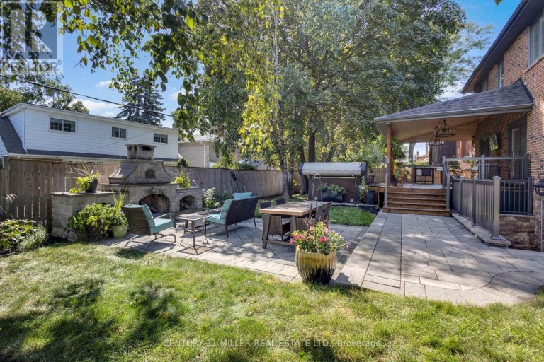 21 NEILTREE COURT, Toronto (Markland Wood), Ontario, M9C5C3
