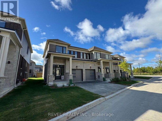 38 HICKEY LANE, Kawartha Lakes (Lindsay), Ontario, K9V1T9