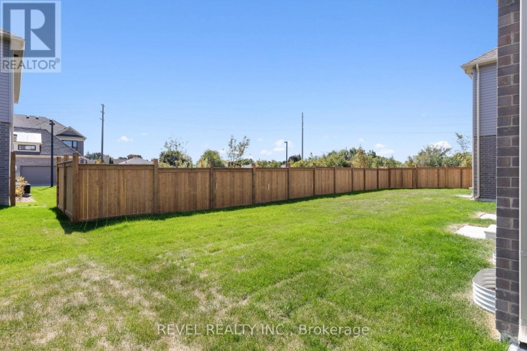 38 HICKEY LANE, Kawartha Lakes (Lindsay), Ontario, K9V1T9