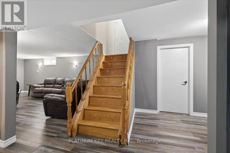 51 GARLAND CRESCENT, London East (East I), Ontario, N5V1N4