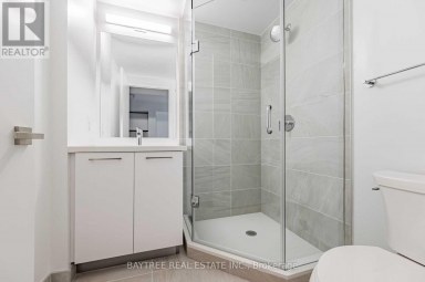 316 - 33 FREDERICK TODD WAY Toronto (Thorncliffe Park) Ontario photo 12