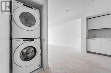 316 - 33 FREDERICK TODD WAY Toronto (Thorncliffe Park) Ontario photo 18