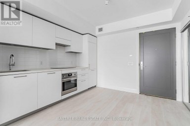 316 - 33 FREDERICK TODD WAY Toronto (Thorncliffe Park) Ontario photo 3