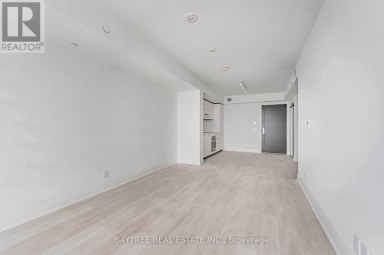316 - 33 FREDERICK TODD WAY Toronto (Thorncliffe Park) Ontario photo 7