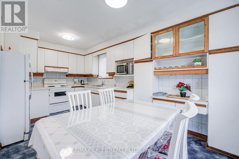 155 EDMONTON DRIVE, Toronto (Pleasant View), Ontario, M2J3X3