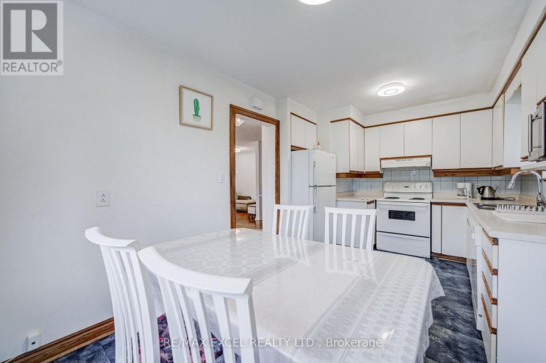 155 EDMONTON DRIVE, Toronto (Pleasant View), Ontario, M2J3X3