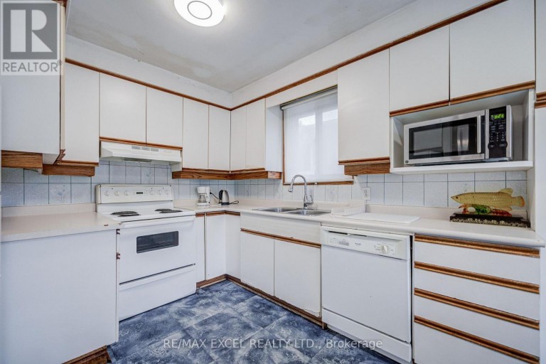 155 EDMONTON DRIVE, Toronto (Pleasant View), Ontario, M2J3X3