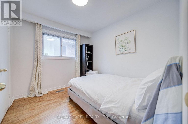 155 EDMONTON DRIVE, Toronto (Pleasant View), Ontario, M2J3X3