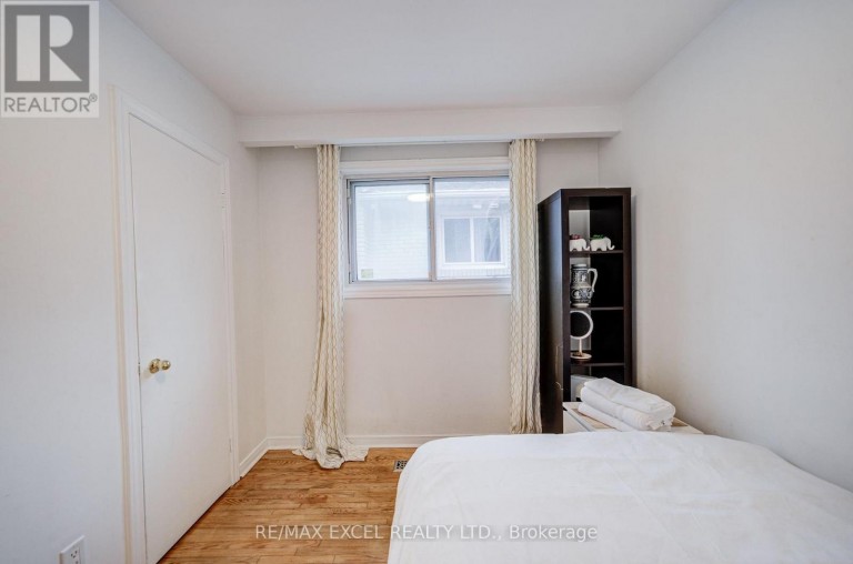 155 EDMONTON DRIVE, Toronto (Pleasant View), Ontario, M2J3X3