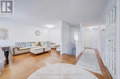 155 EDMONTON DRIVE Toronto (Pleasant View) Ontario photo 3